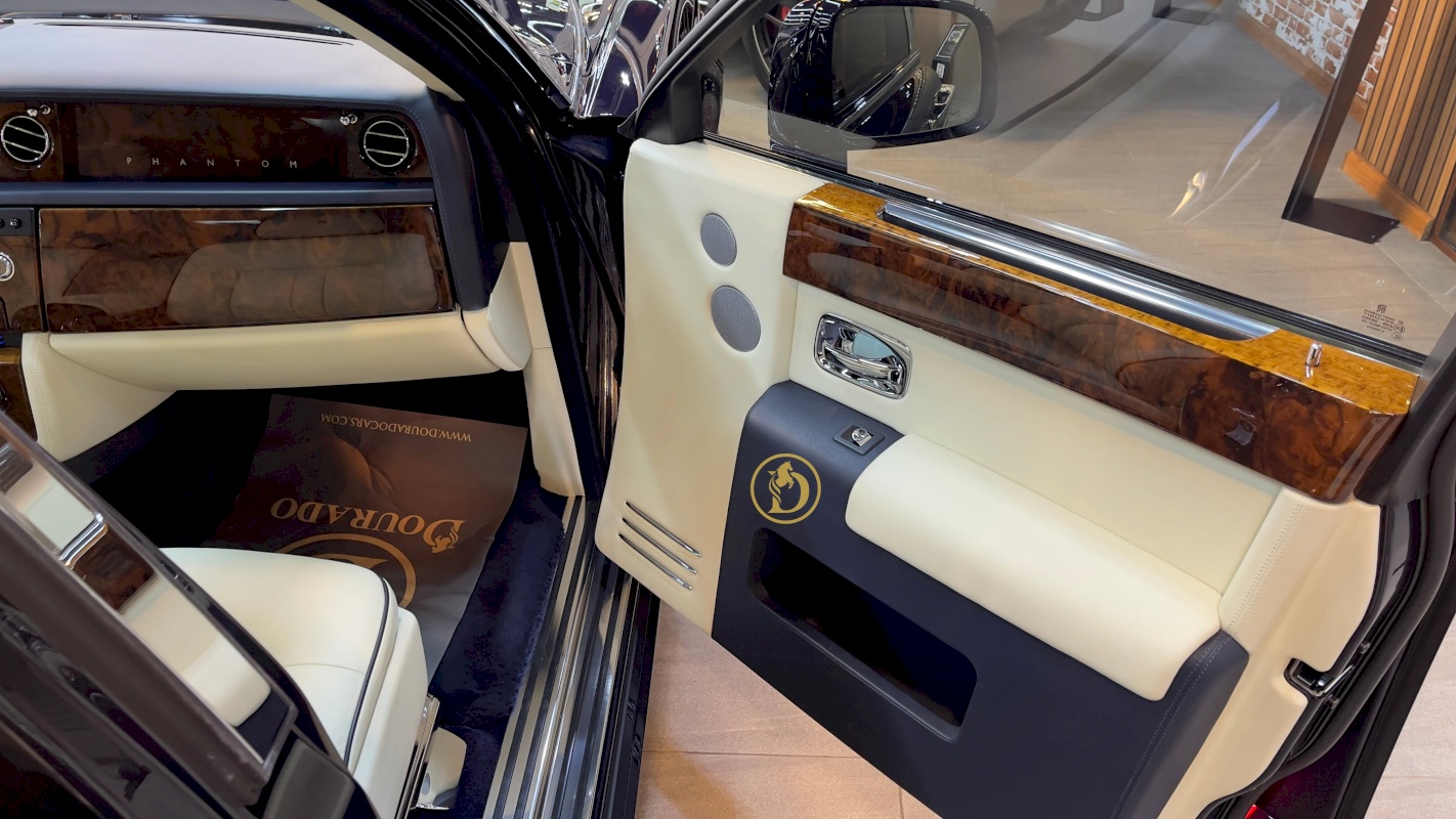 Rolls Royce Phantom Extended | Luxury Sedan Assembly Goodwood  