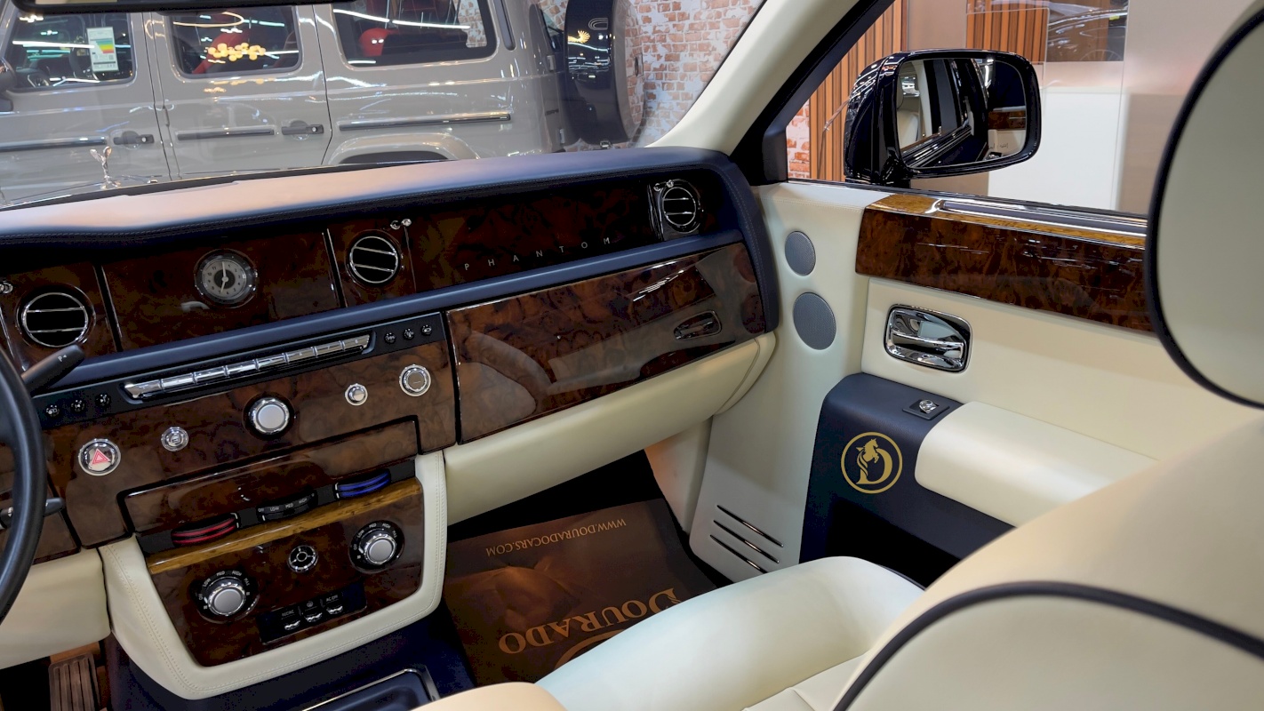 Rolls Royce Phantom Extended | Luxury Sedan Assembly Goodwood  