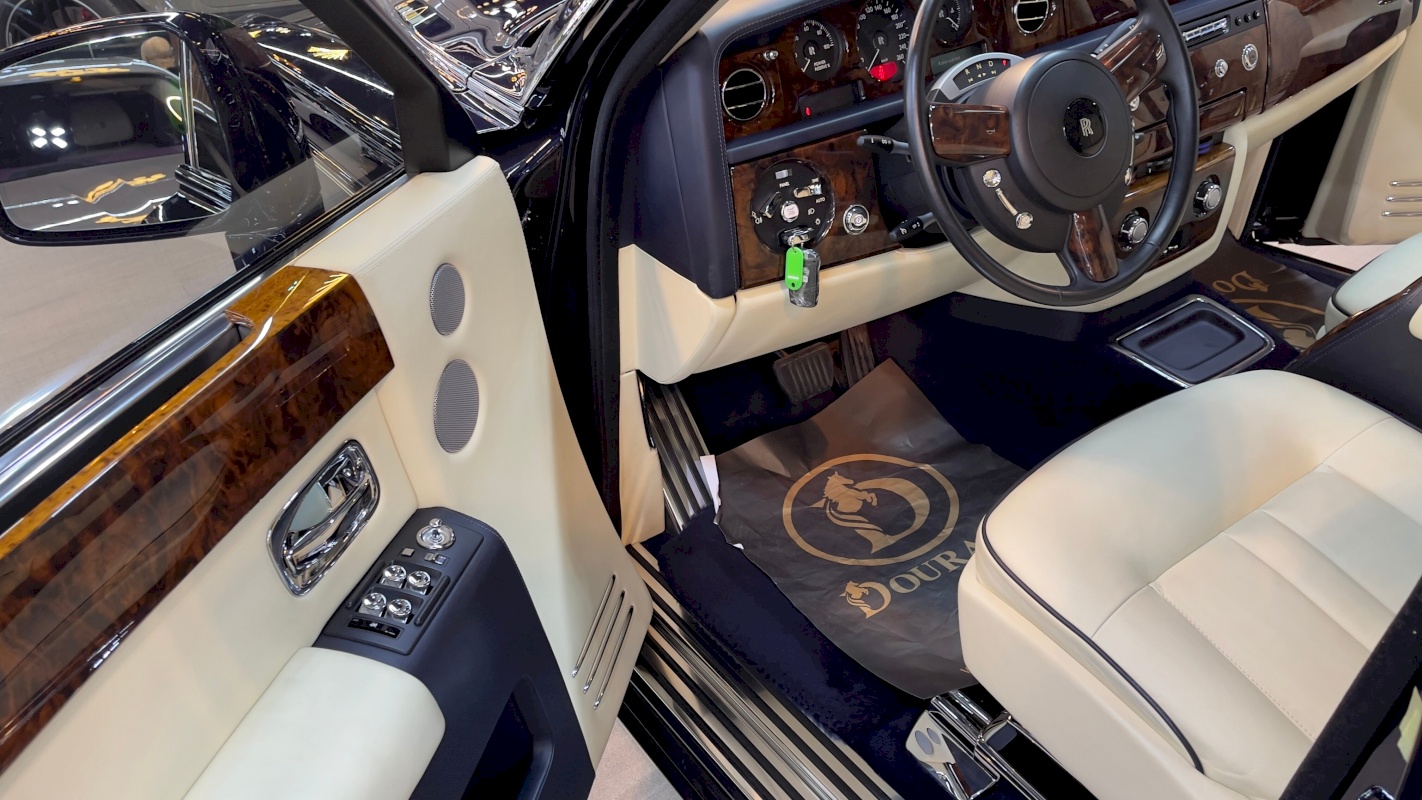 Rolls Royce Phantom Extended | Luxury Sedan Assembly Goodwood  