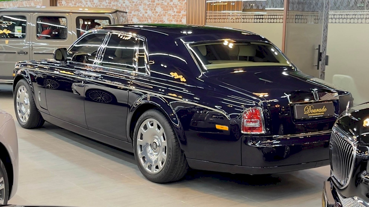 Rolls Royce Phantom Extended | Luxury Sedan Assembly Goodwood  