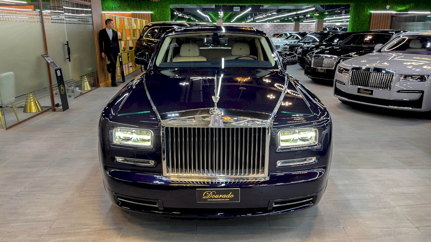 Rolls Royce Phantom Extended | Luxury Sedan Assembly Goodwood  