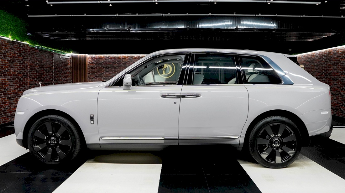 Rolls Royce Cullinan | Silver Badge | Full Option | Price on Request