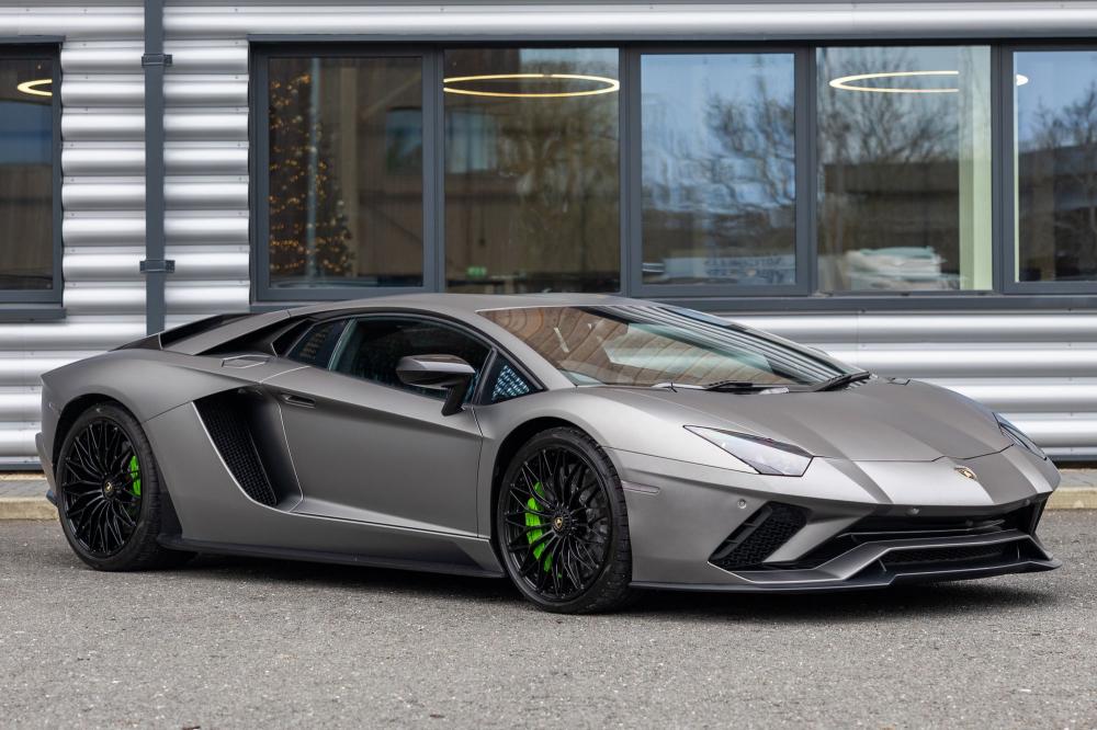 2017 Lamborghini Aventador S